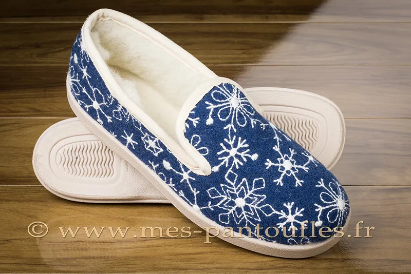 Charentaises pour femme semelle caoutchouc brodées neige bleue