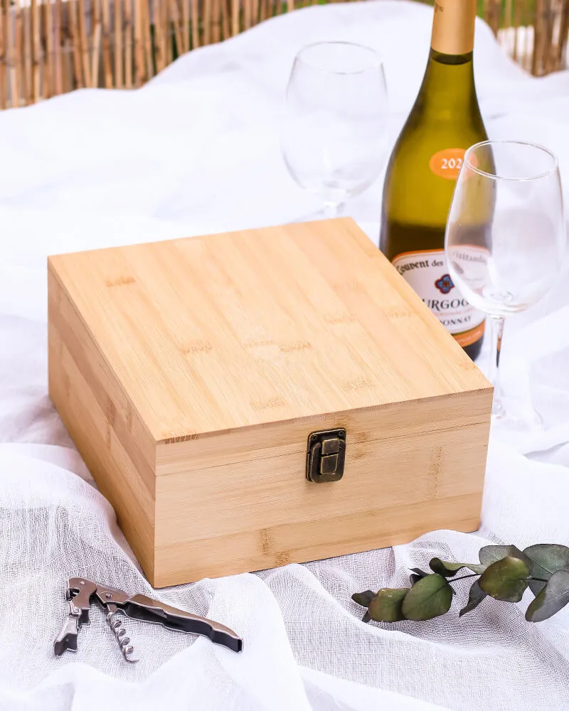 Coffret à vin personnalisé avec 2 verres gravés prénom - Prénoms et date Mariage