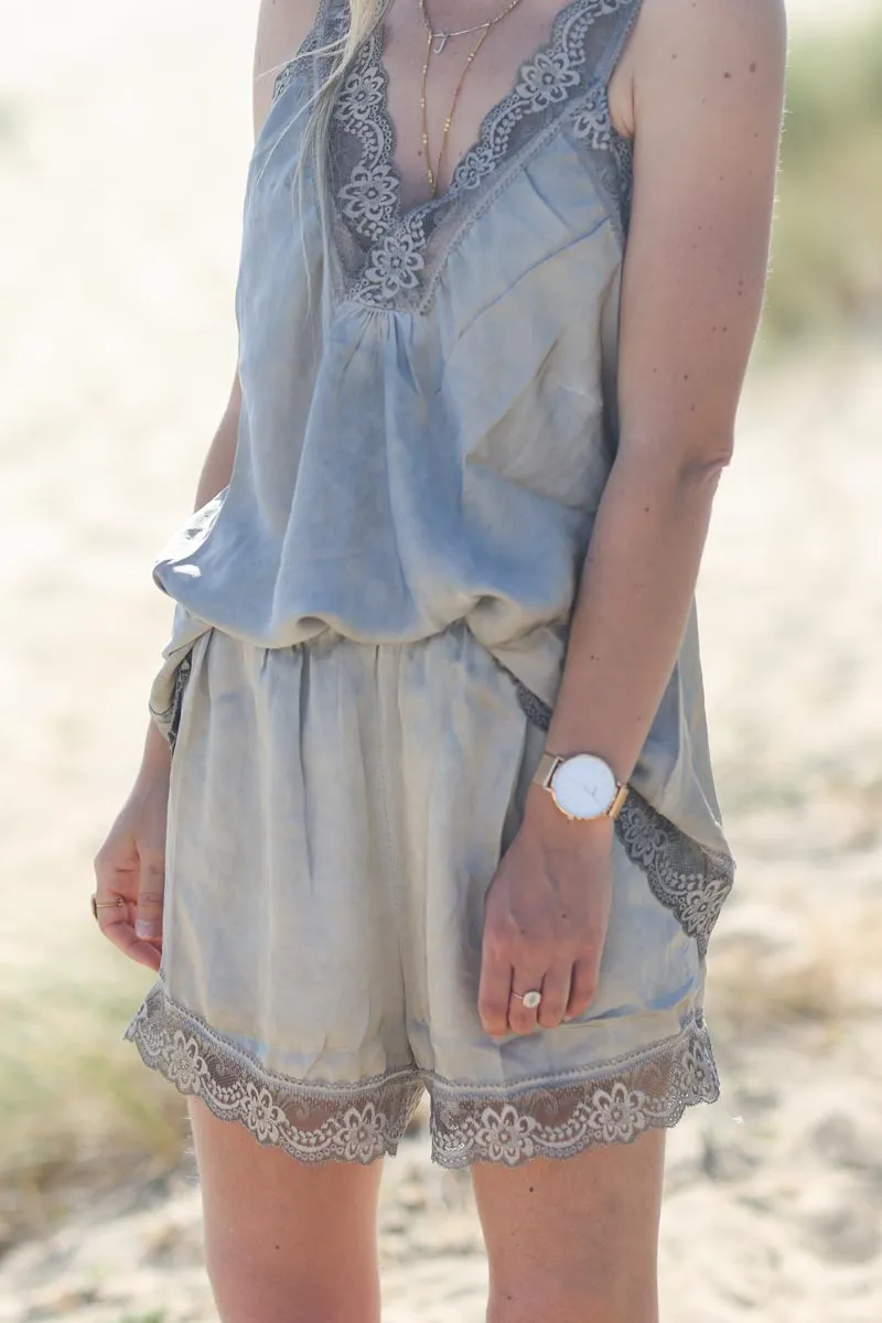 Ensemble taupe caraco et short dentelle