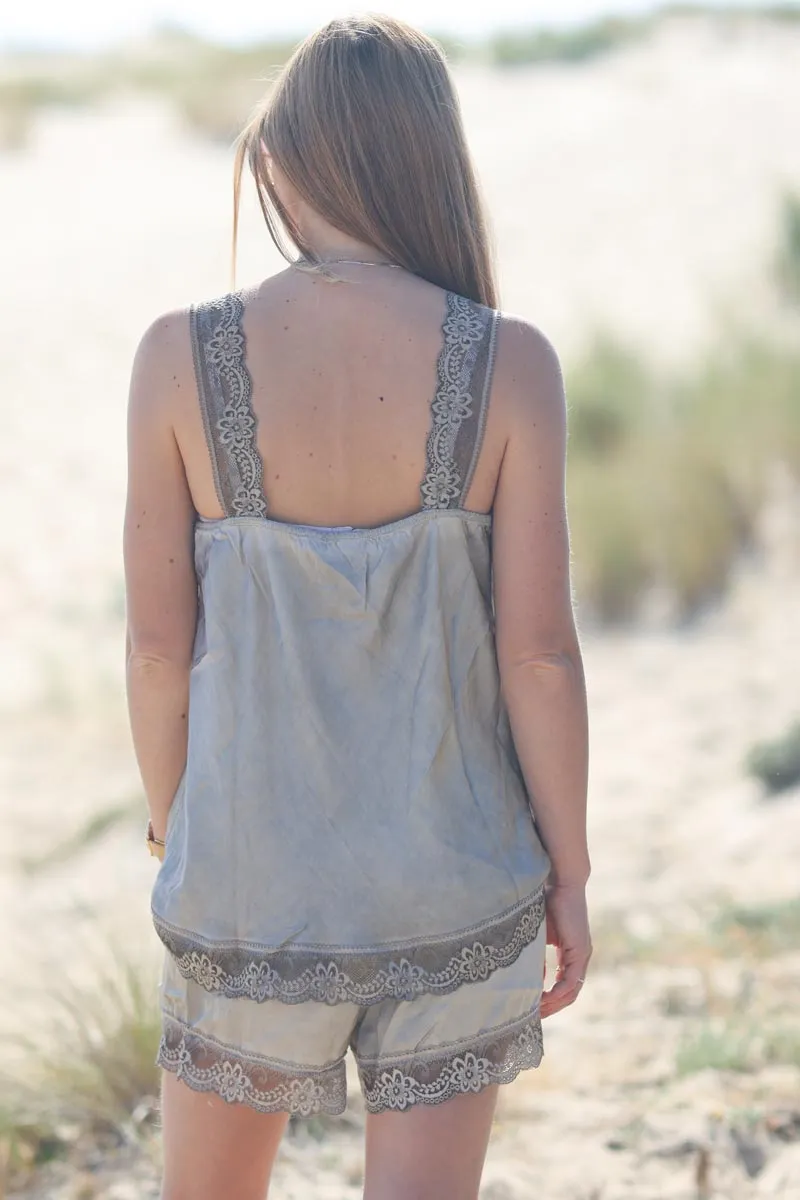 Ensemble taupe caraco et short dentelle