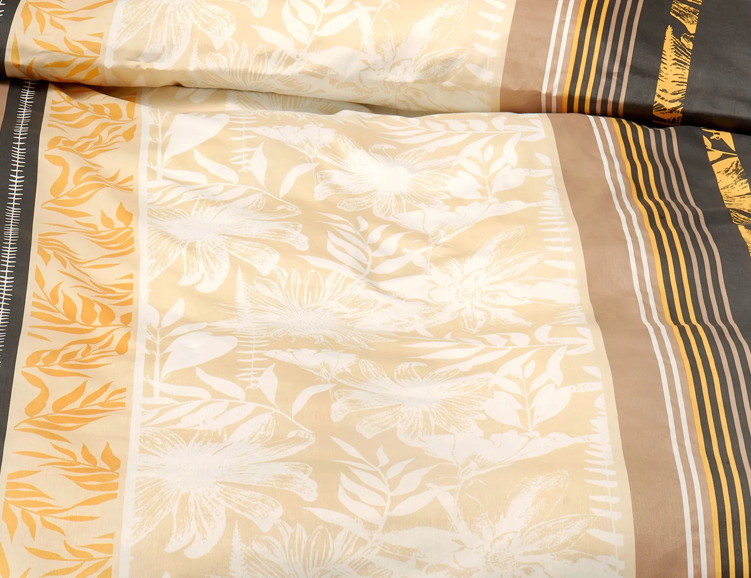 Linge de lit à rayures et motif fleuri ⋆ Lehner Versand