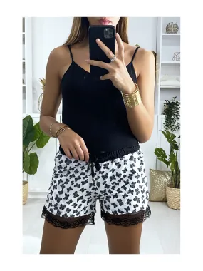 Short blanc motif papillon doublé avec dentelle