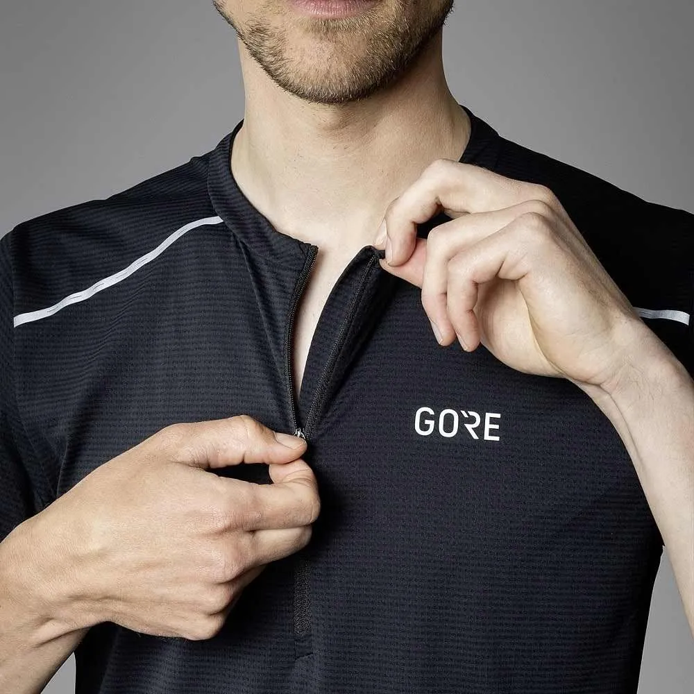 Vêtements de sport GORE® WEAR Homme | Maillot à manches courtes et col 1/2 zip de running léger et hyper respirant GORE® WEAR CO